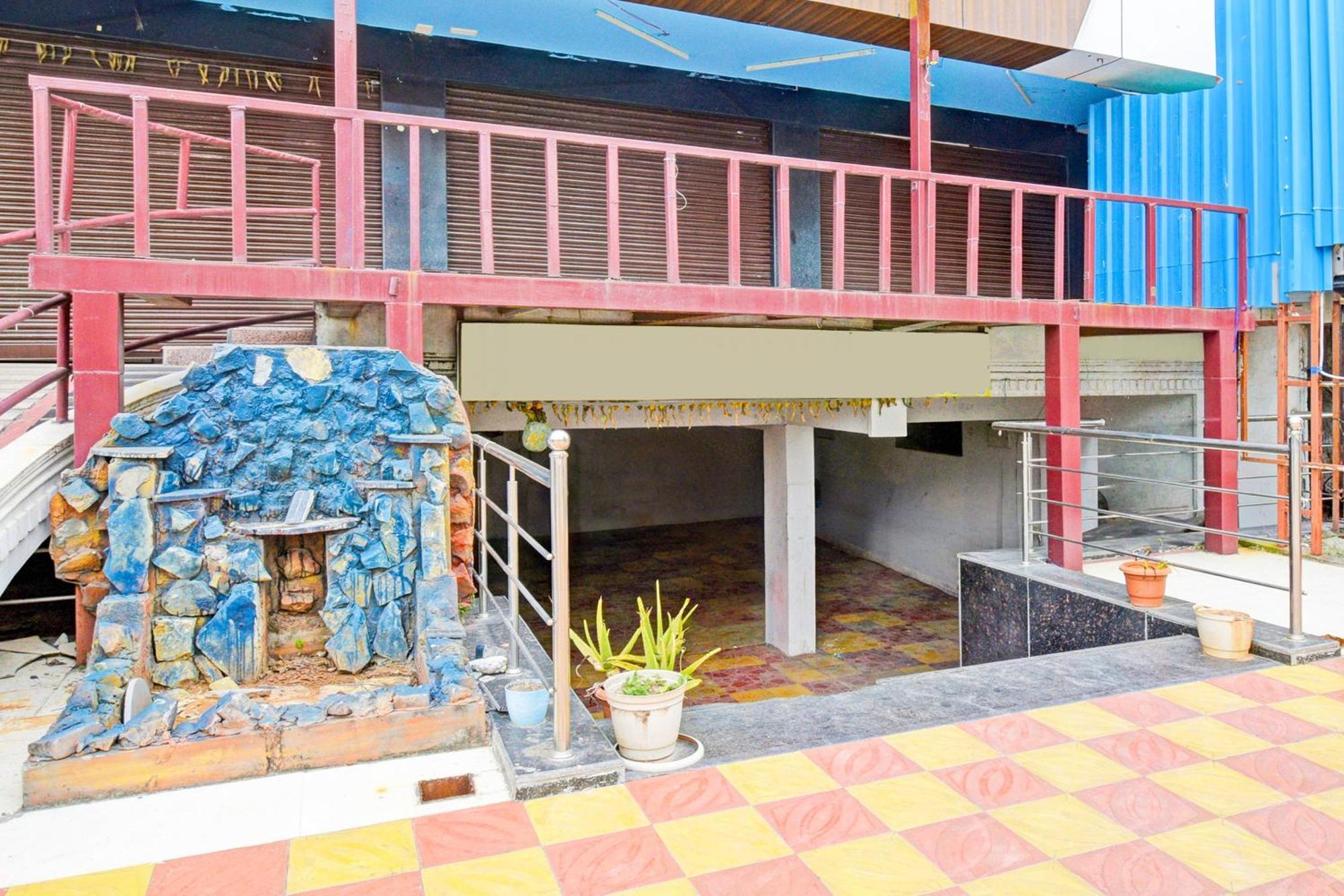 Super Townhouse Mancherial Mancherāl Eksteriør billede