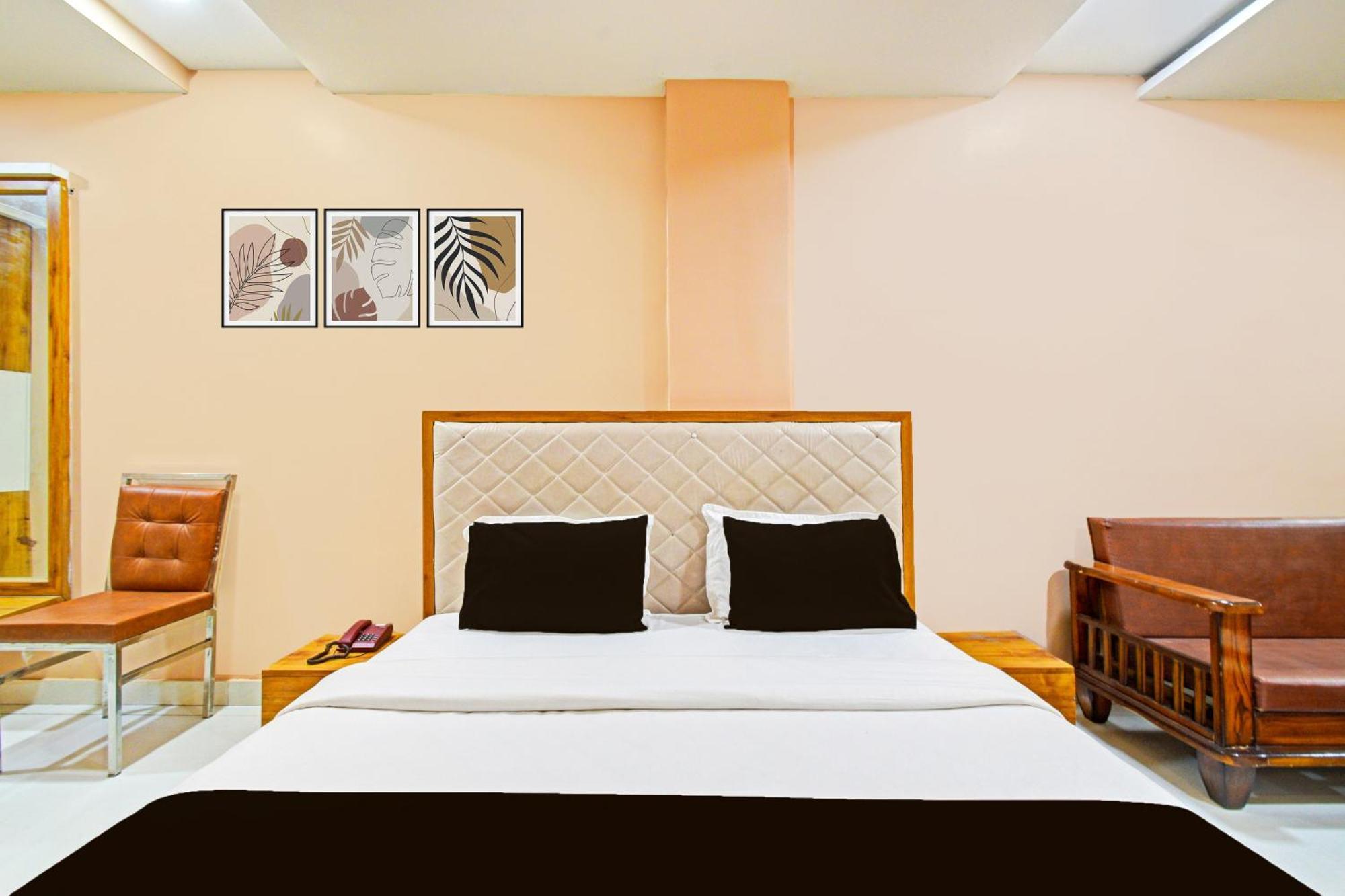 Super Townhouse Mancherial Mancherāl Eksteriør billede