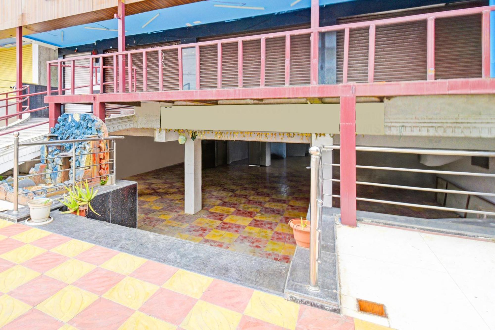 Super Townhouse Mancherial Mancherāl Eksteriør billede
