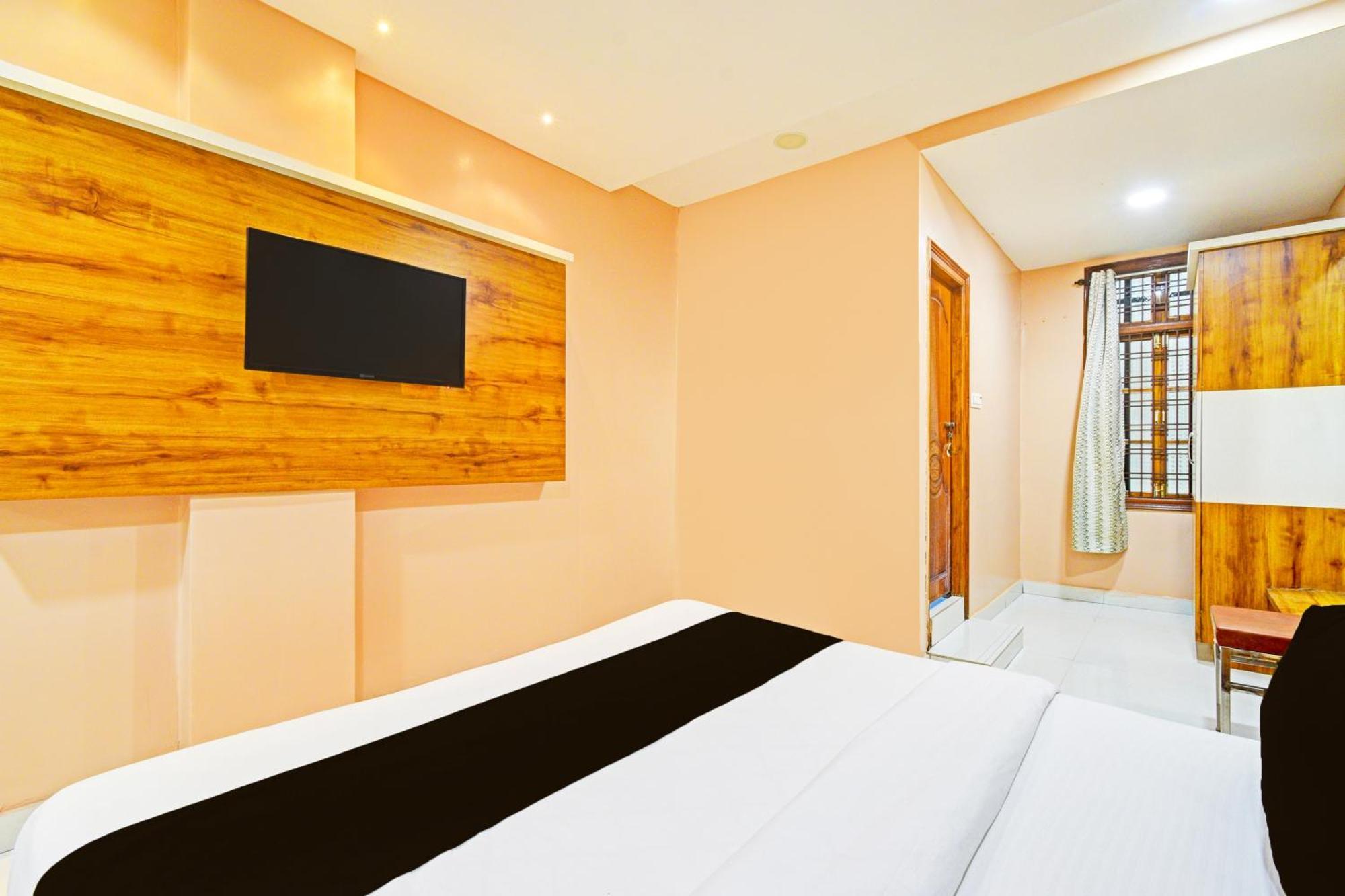Super Townhouse Mancherial Mancherāl Eksteriør billede