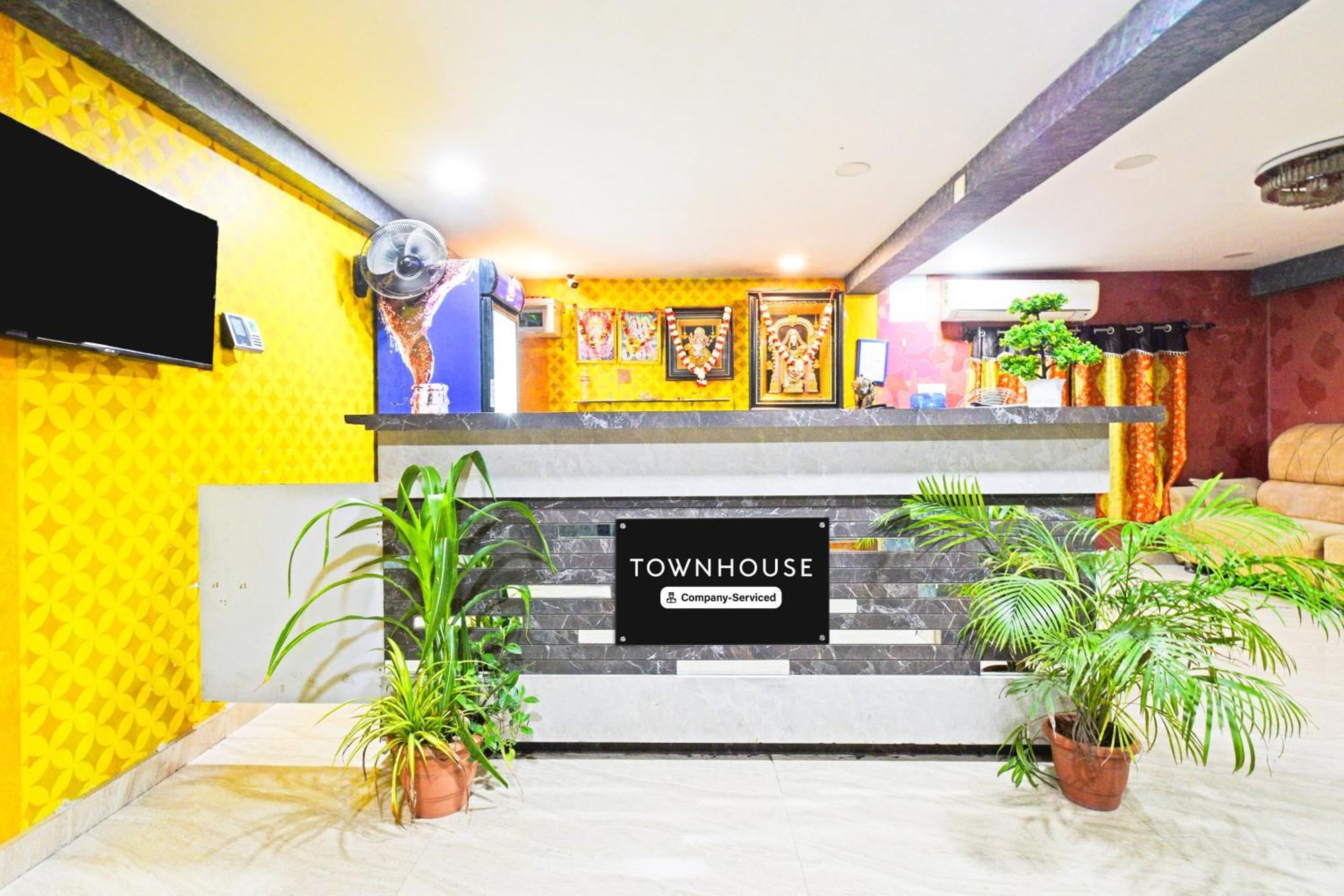 Super Townhouse Mancherial Mancherāl Eksteriør billede
