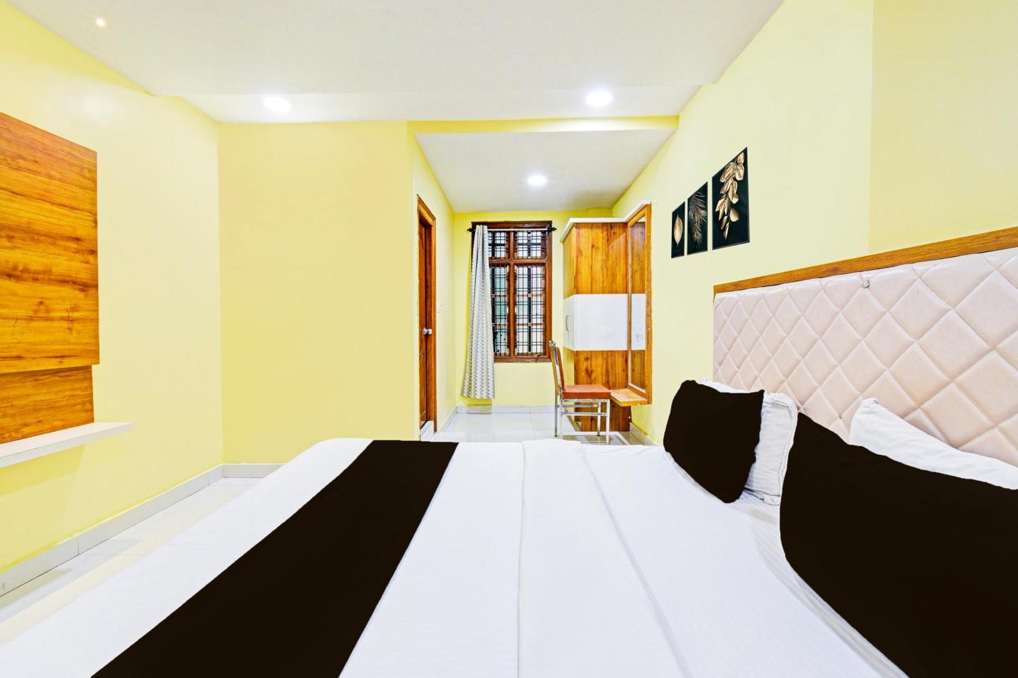 Super Townhouse Mancherial Mancherāl Eksteriør billede